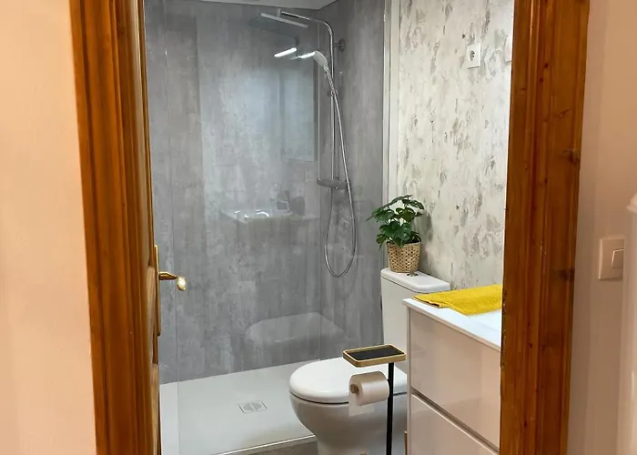 Cosy En Plein Centre - 2 Guests Apartment *