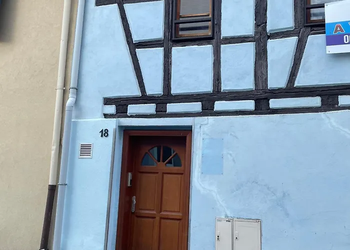 Cosy En Plein Centre - 2 Guests Apartment *